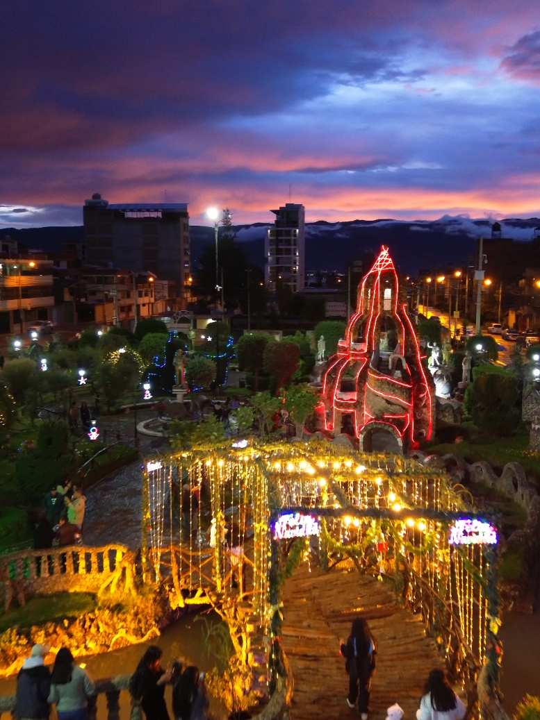 Navidad en Parque de la Identidad Wanka 🇵🇪 #huancayo #valledelmantaro #parques 