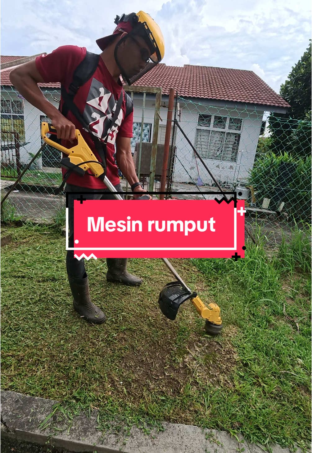 Mesin rumput bateri brushless Santino 2800watt yang menggunakan tali mesin rumput standard. Boleh juga menggunakan bilah mesin rumput biasa #mesinrumput #mesinrumputbateri #mesinrumputsantino #mesinrumputbaterisantino 