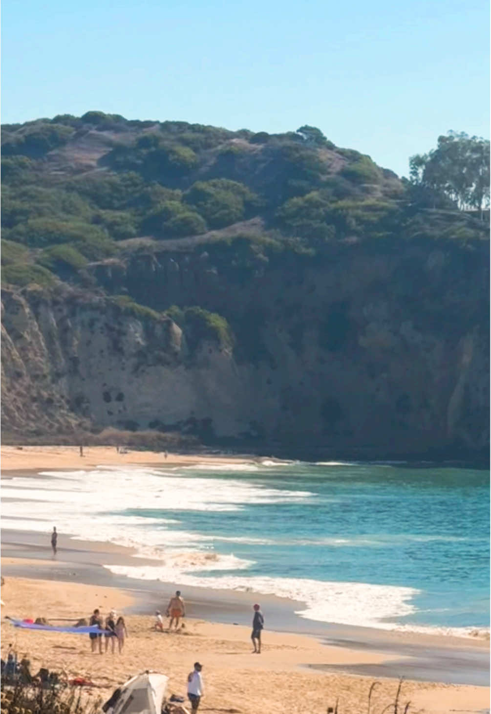 windows down & blasting music on the coast is all we need #coast #westcoast #cartrip #cruise #roadtrip #ocean #bythesea #sea #oldmoney #lanadelrey 