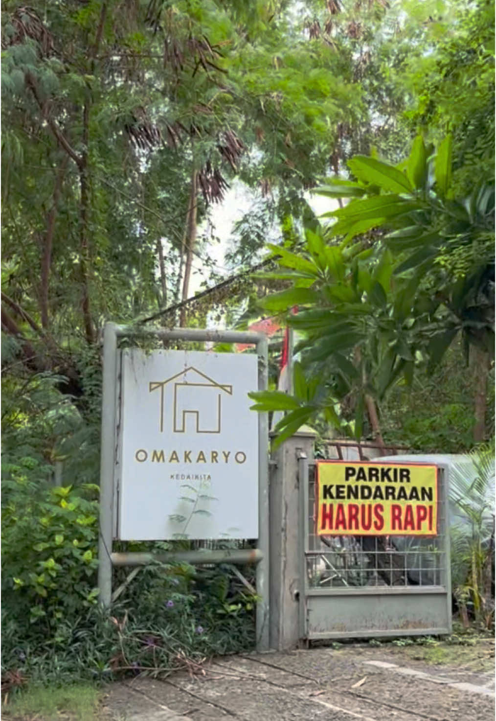 ga cuma sampah personal ya, yang sampah kafe atau usahanya mau dijemput juga angkat tangan!!