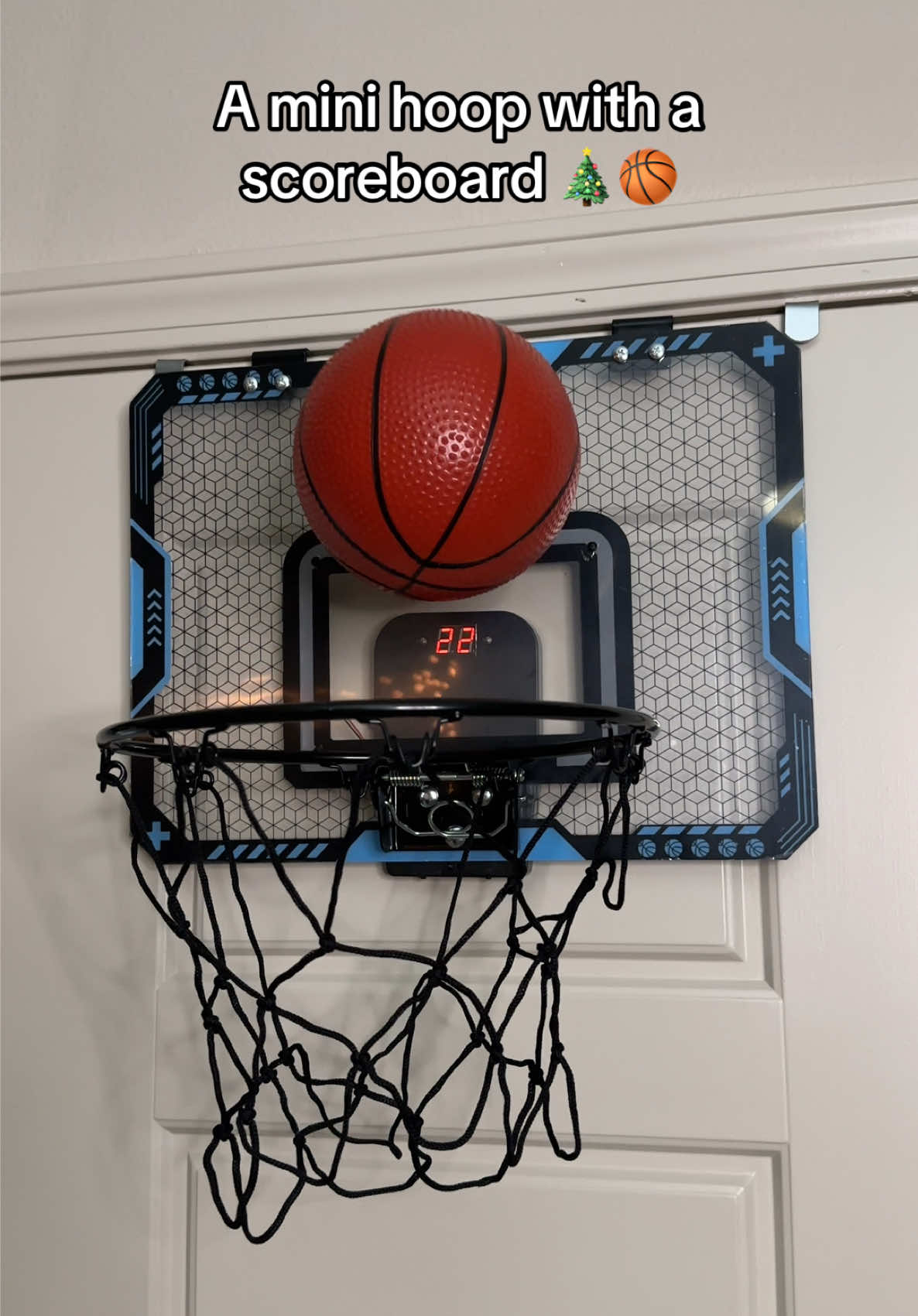 LINK IN BIO TO GET YOURS!! 🏀🎄 #basketball #NBA #minihoop #basketballtraining 