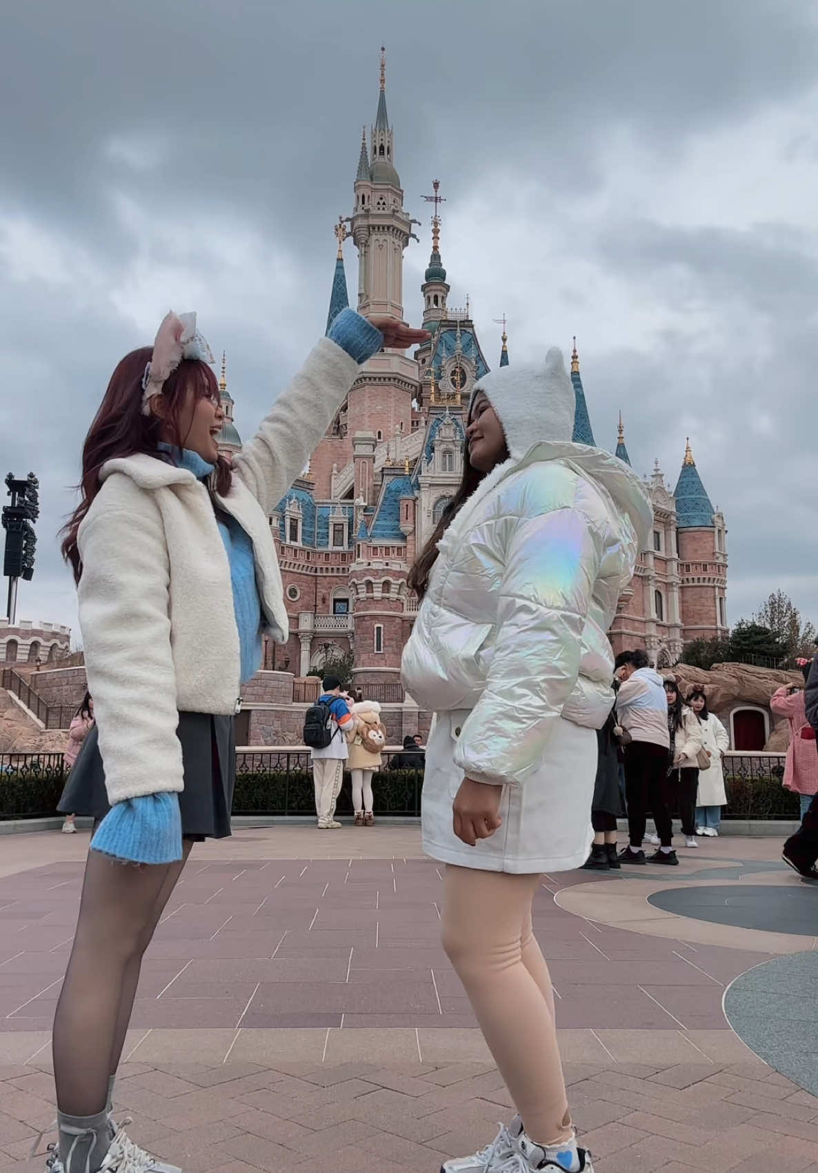 ถ่ายร้อยเทค ได้เทคเดียว #shanghai #shanghaidisneyland @zenanns23 