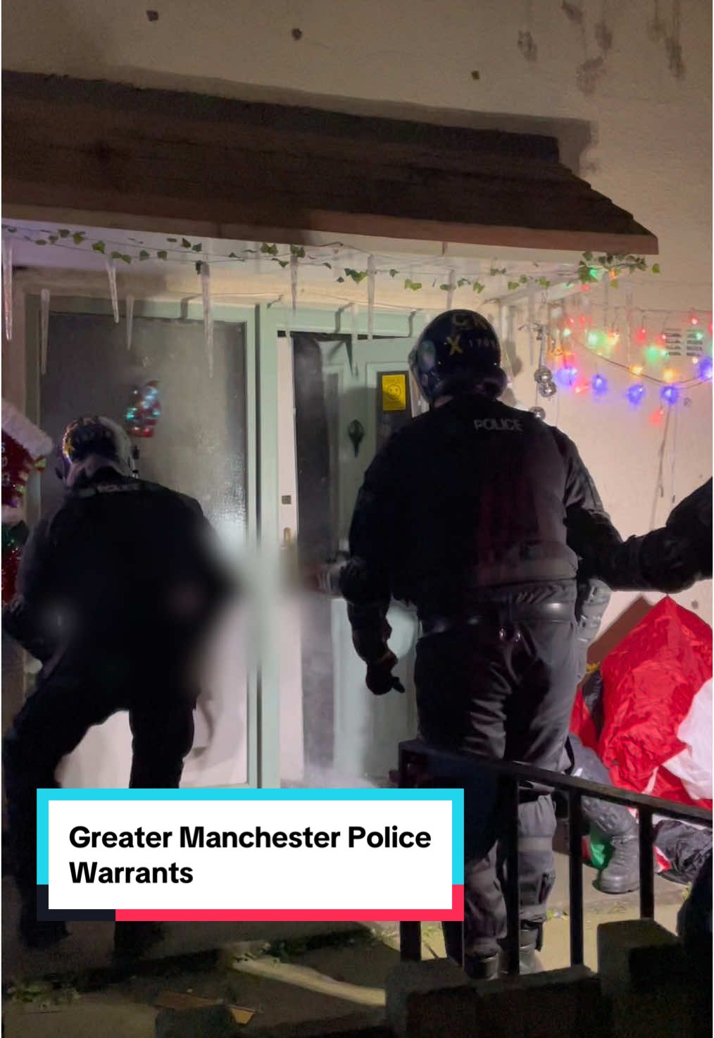 We’re out with Greater Manchester Police in #LittleHulton this morning - as they carry out two simultaneous #warrants. Officers say the addresses are suspected to be linked to a #drone that was concerned in flying potential contraband over #HMPHindley a few months ago. #policeraid #gmp #greatermanchesterpolice 