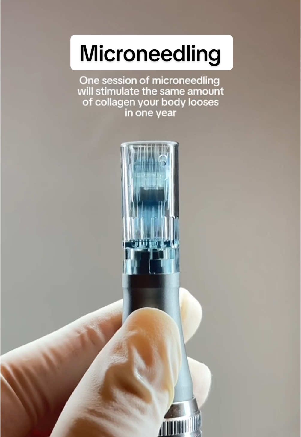 Don’t be scared of these needles! Why..? 👇🏼 Microneedling is a minimally invasive treatment uses tiny needles to create micro-injuries in the skin, triggering your body’s natural collagen and elastin production! This gives your skin smoother texture, reduced scars, and a radiant complexion ⭐️  Book now via our link in bio to gain the benefits of microneedling today! 🤍 #microneedling #microneedlingtreatment #sydneyskinclinic #acne #acnescarring #collagen