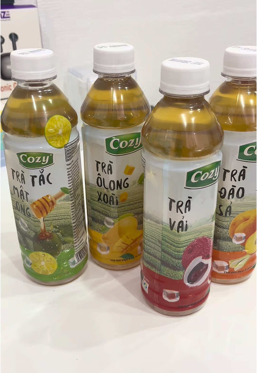 Trà đóng chai 4 vị @Cozy Tea #cozy #cozytea #tradongchai #tratacmatong #traolongxoai #travai #tradaosa 