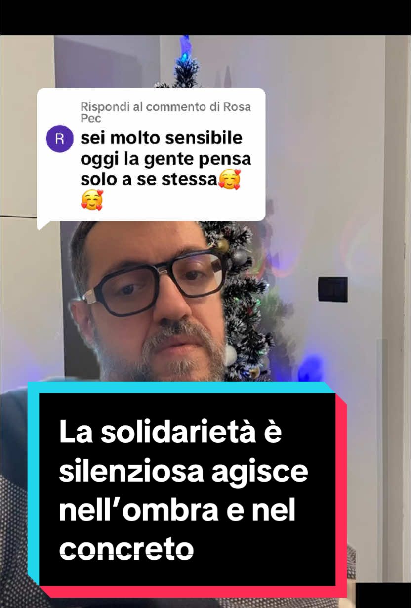 Risposta a @Rosa Pec #greenscreen la solidarietà e silenziosa agisce nell’ombra nel concreto individualismo fa molto rumore mediatico e crea miti irrealizzabili #solidarietà, rete sociale diffusa