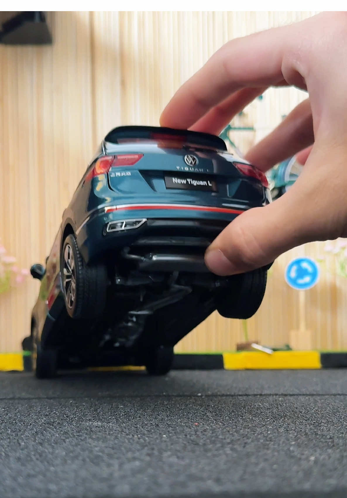 Volkswagen Tiguan Diecast Model Car Suspension Test #car #cars #diecast #trending #fypシ #viral 