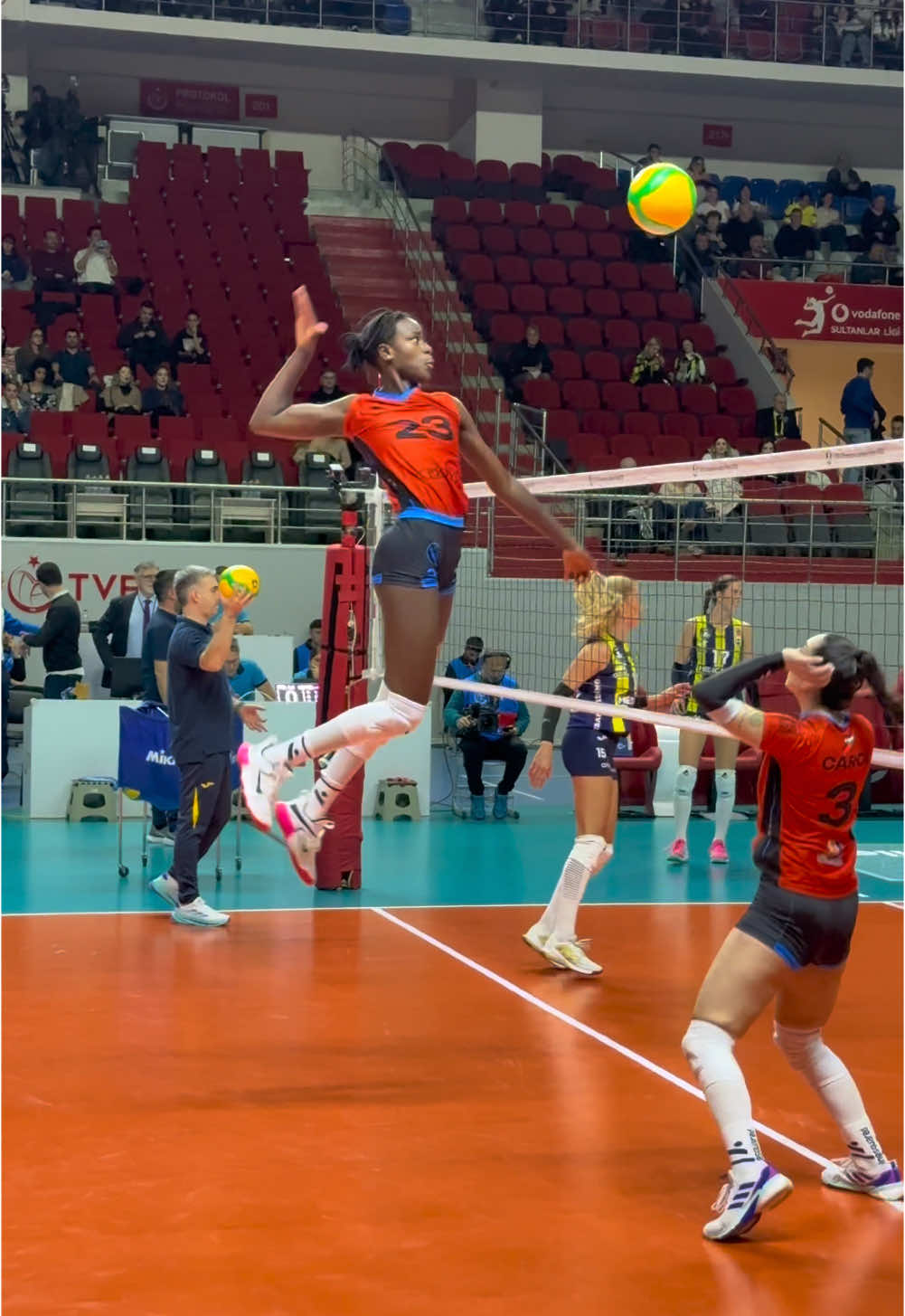 Are you ready to fly? 😎 #Penivoleybol #VoleybolBenim #VolleyballWorld #VolleyballEurope #Volleyball #Voleybol #Pallavolo #TikTokSports #Voleibol #BeUnlimited #VolleyballGirls #Volei #FileninSultanları 