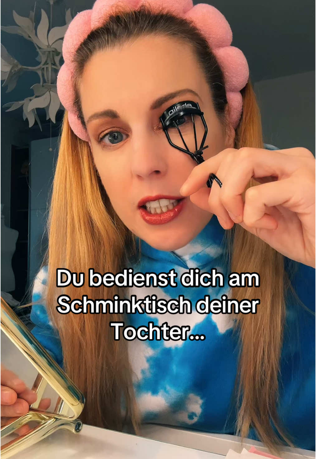 Wie stehst du zu #botox ? Ich bin eher für schminke 🤷‍♀️. #fyp #momslife #spassmusssein #lovemylife #comedy #smile #techno #technotok @$hoki 