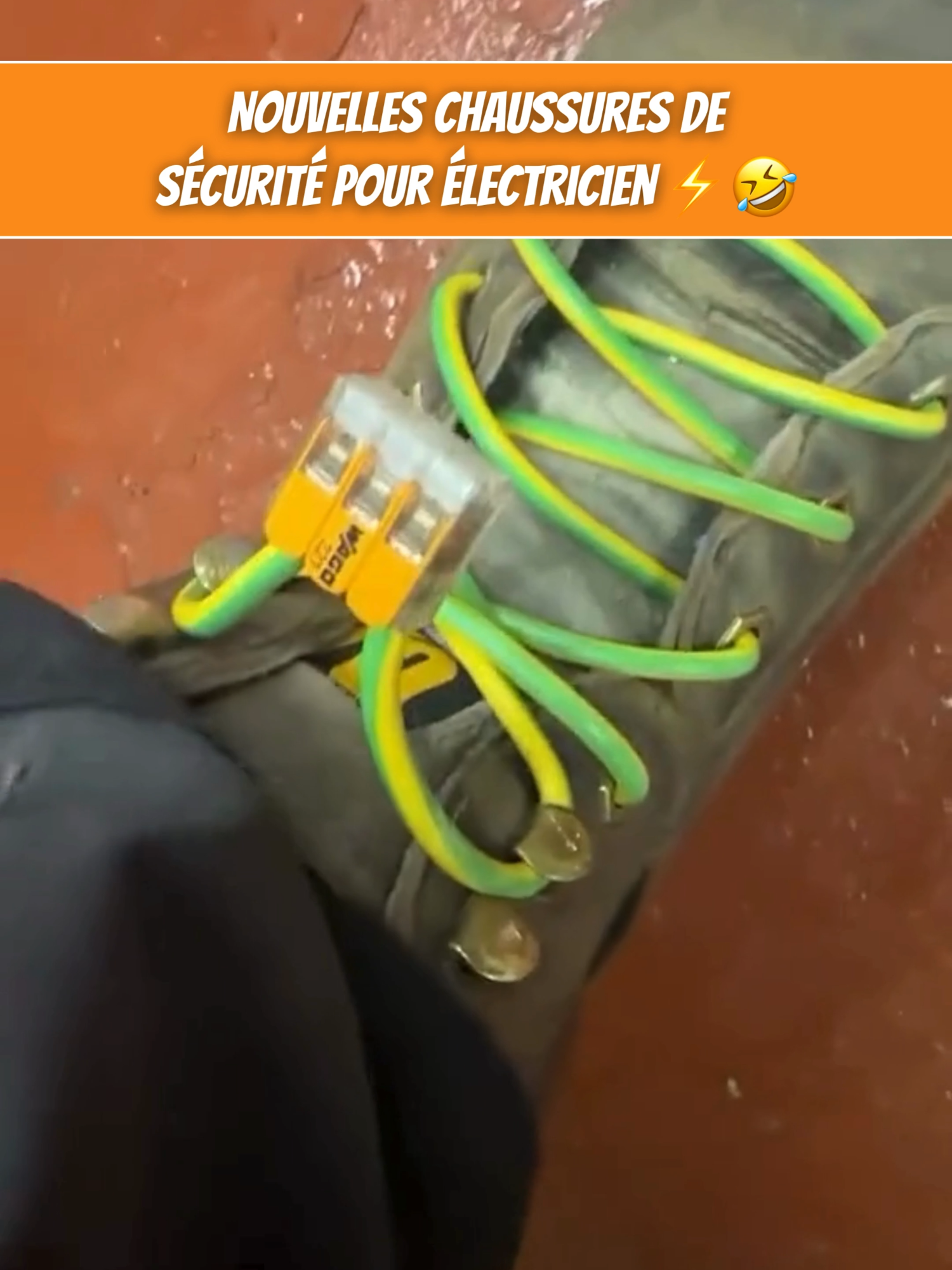 🥾 Travailler avec style grâce à Wago ! 🤣 📹 eto_engineer #artisan #batiment #btp #materiaux #construction #humour #chantier #fun #travaux #collegues #electricien #chaussures #foryou #fy #fyp #pourtoi