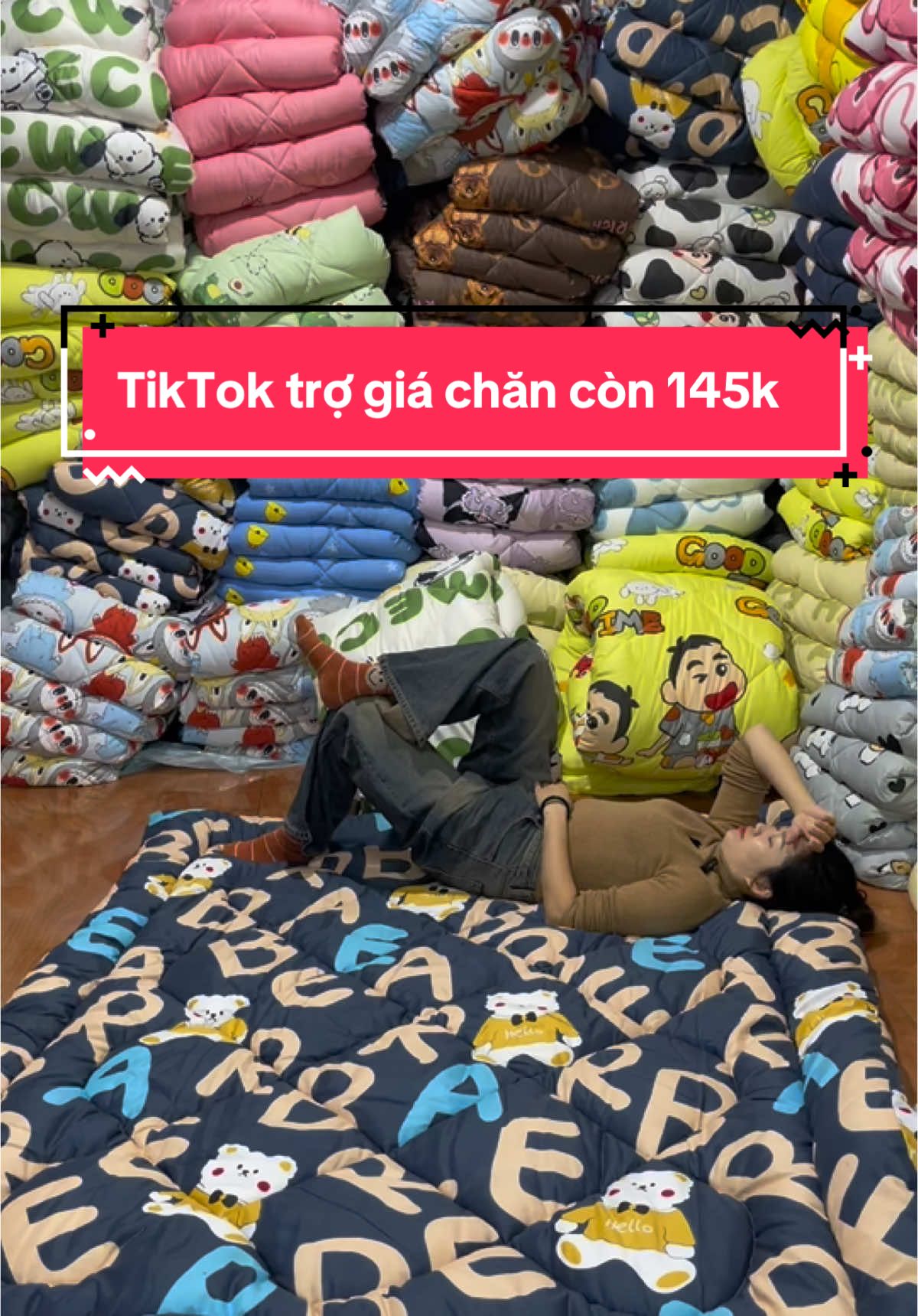 Chăn phao siêu nhẹ chỉ 145k lạnh lắm rồi sắm thôi các bác ơi#xuhuong #chan #chanphao #chansieunhe #chantranbong #changagoidem 