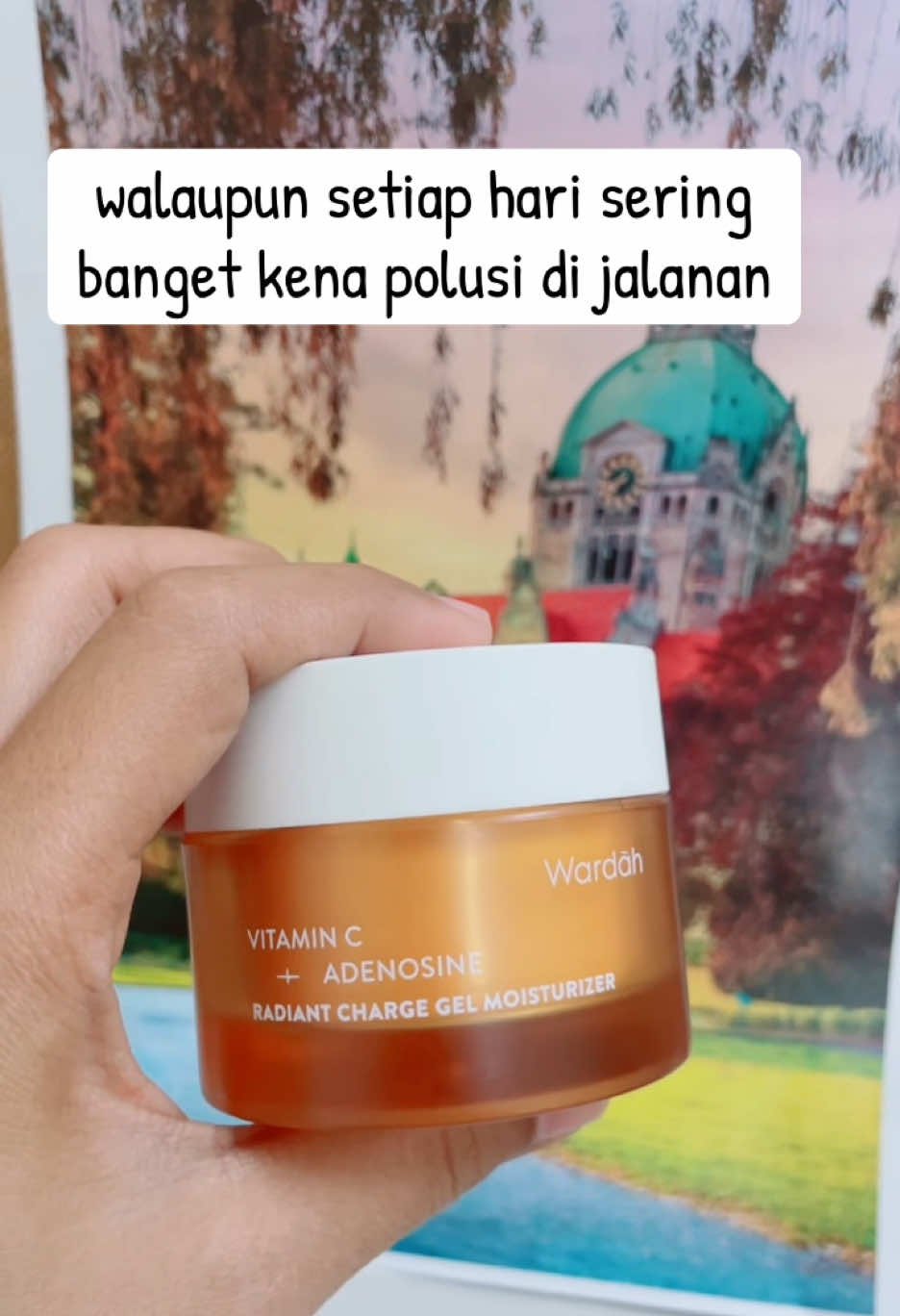 Kulit jadi tetap segar walaupun sering kena polusi karena rutin pake Wardah vitamin C ##wardah##michaxwardah##michaindonesiaclub