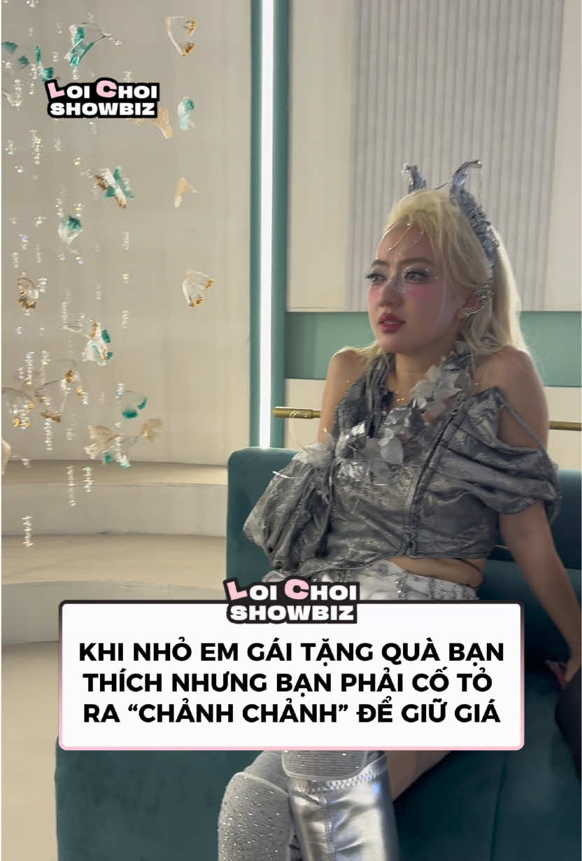 Chị đẹp Xuân Nghi nhận quà từ DJ Mie: khoái quá chừng nhưng phải thu liễm 🤣  #Mie #DJMie #ChidepMie #XuanNghi #ChiDepDapGio2024 #ChiDepDapGio 