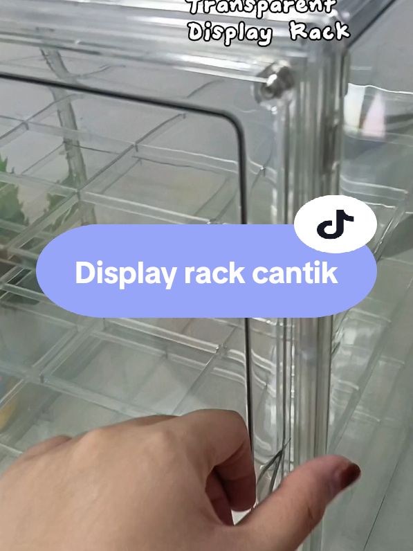 Ni kan display rack yang selalu orang susun beg, kasut, perfume. Memang cantik Dan function! #transparentdisplay #displayrack #displaybox #janjibestdeal 