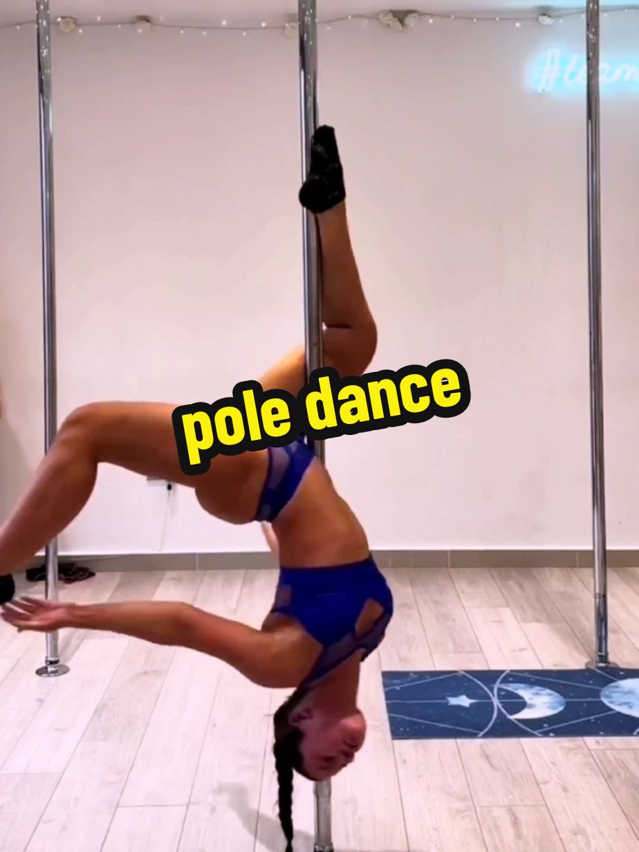 Pole dance#rusa #model #pole #dance#russianwoman #russiangirl #poledance