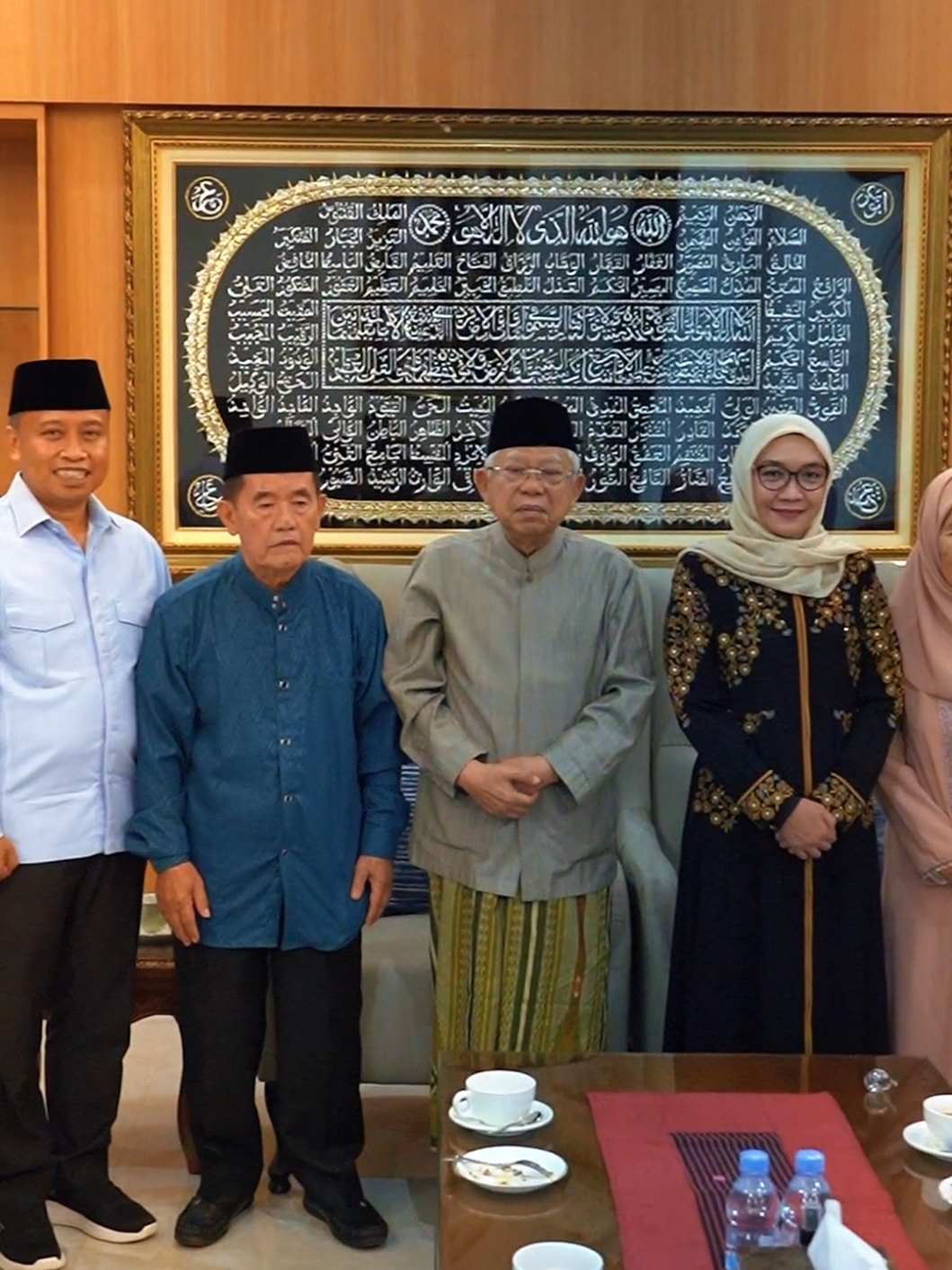 Alhamdulillah, berkesempatan kembali bersilaturahmi dengan Bapak @kyai_marufamin, seorang sosok ulama dan pemimpin yang menjadi panutan kita semua. Terima kasih atas doa-doa baiknya untuk kemajuan Depok dan kesejahteraan masyarakatnya. Doa dan nasihat beliau menjadi penyemangat bagi kami untuk terus berjuang memberikan yang terbaik. @chandrarahmansyah.official #marufamin #PerubahanDepokMaju  #SupianSuri #ss  #BangunDepokSamaSama #SamaSama #SupianChandra #depok 