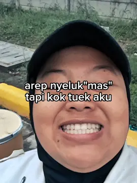 malah aku sek diceluk