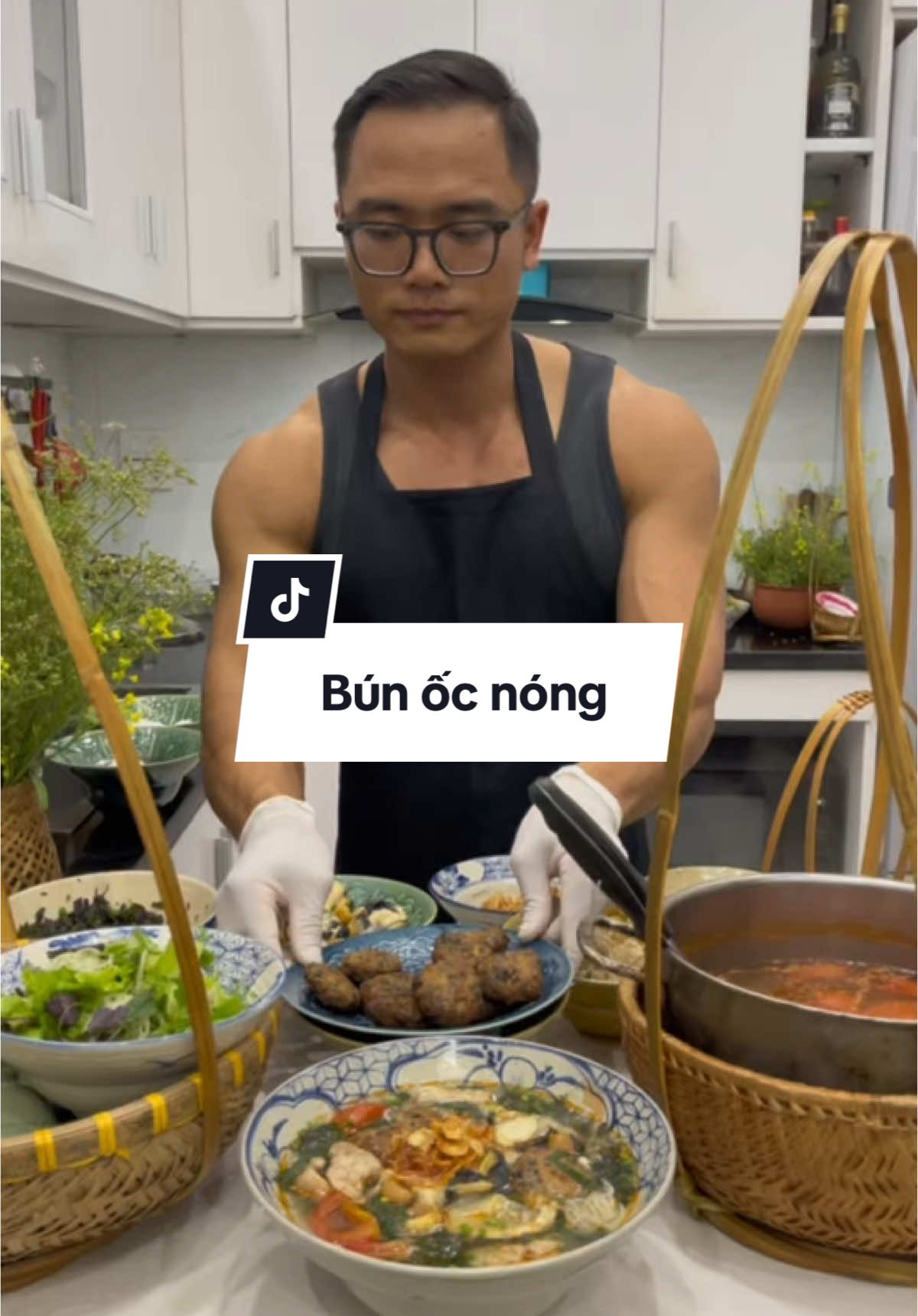 Bún ốc nóng #AnCungTikTok #LearnOnTikTok #SieuDauBep #chefhugohieu #1thiabotthitga #1thianuocmamngon 