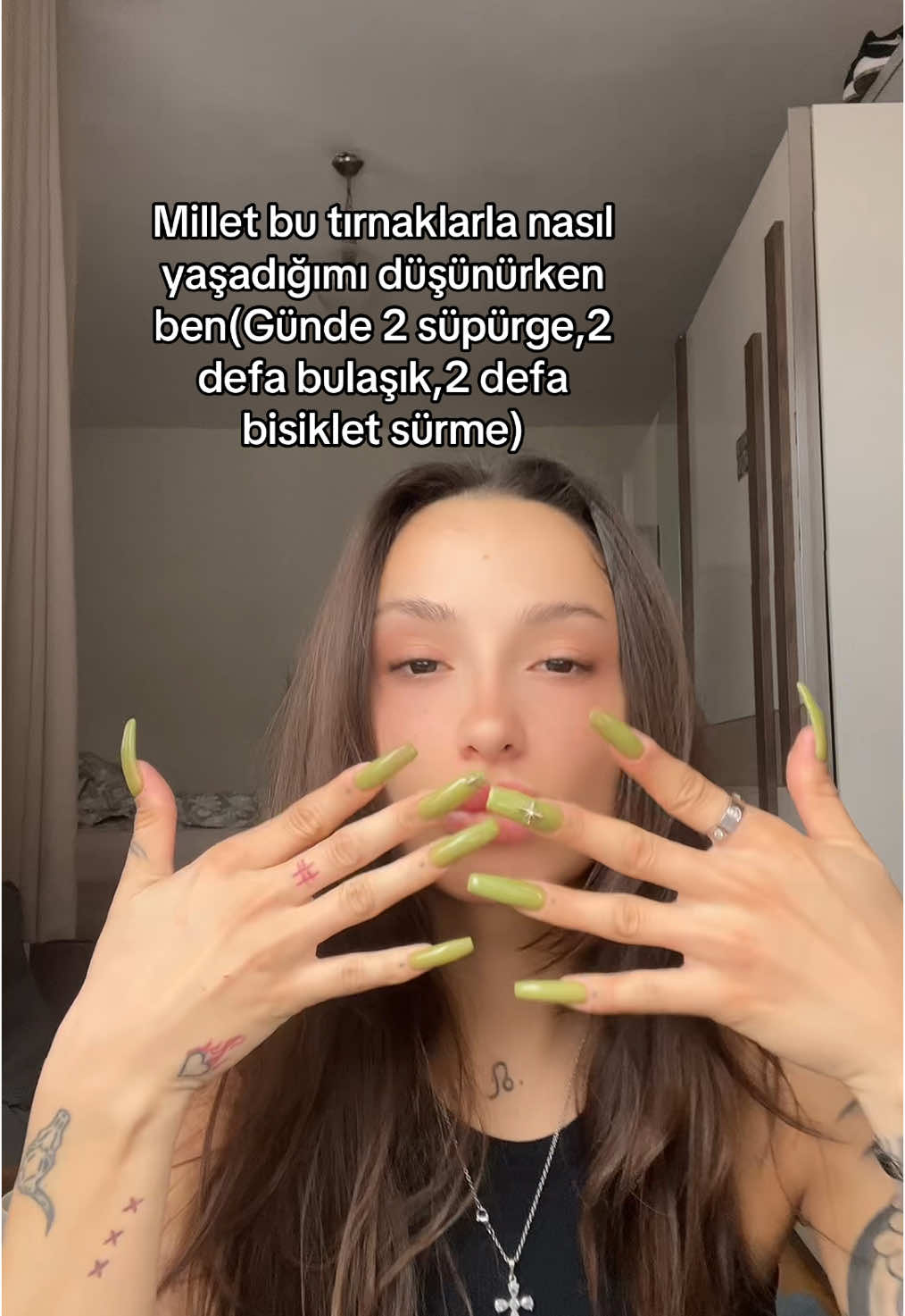 Ben uzun tırnak kadınıyım sen seversin sevmezsin 😂 #fyp #keşfett #kızlar #girls #nails #nailtutorial 