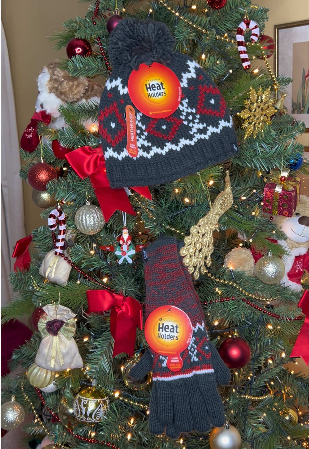 Not only do they keep you cosy and warm, but they’re the perfect decoration 🤣🎄 #christmas #hat #gloves #giftideas #cosy #heatholders #fyp #thermal #presentideas #giftsforhim #giftsforboyfriend 