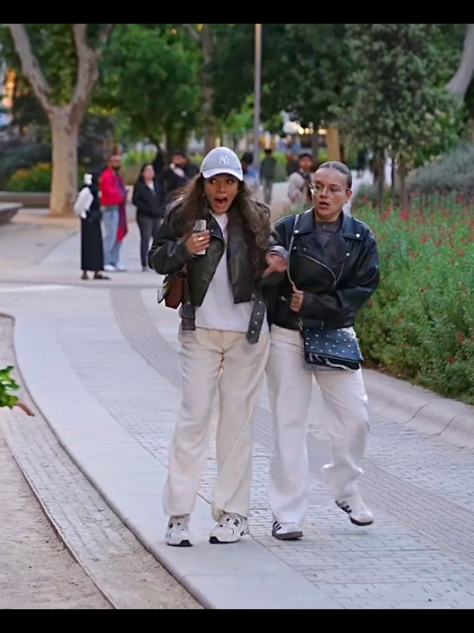 Como Gritan del Susto 🤯  Broma del Hombre Arbusto Asustando a la Gente en Madrid  #LIVEHighlights #LIVEIncentiveProgram #PaidPartnership 