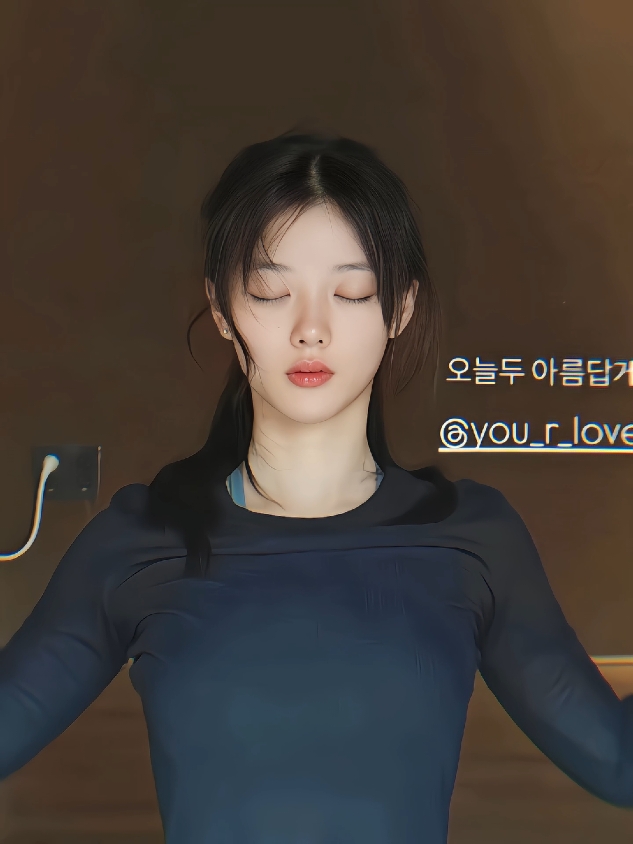 wanita tidak bercerita tapi berlatih yoga cemiwiw #kimyoojung #foryourepage #fyp #foryou 