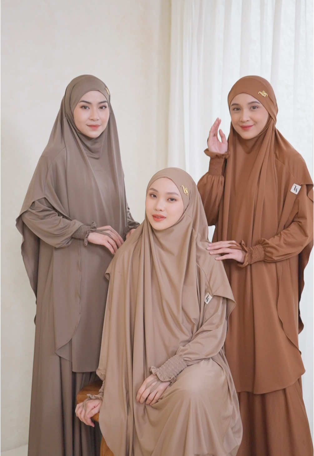 Medina series spesial 12.12 diskon up to 50%!!! Khayrscarf bagi2 1200 hijab tanpa minimal order, jangan sampai ketinggalan!! CO di live sekarang!!  #fyp #promoguncang1212 #abaya #medinaseries #abayaumroh 