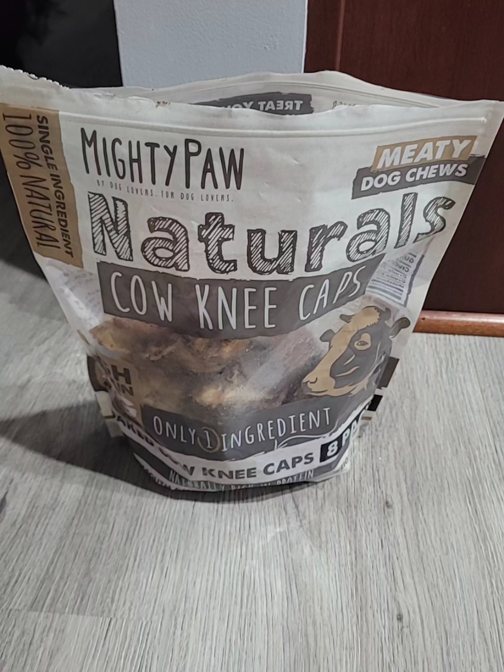 mighty paws meaty dog chews cow knee caps#doglovers #meatychewsfordogs #cowkneecapstreats #cowkneecapshighinprotein 