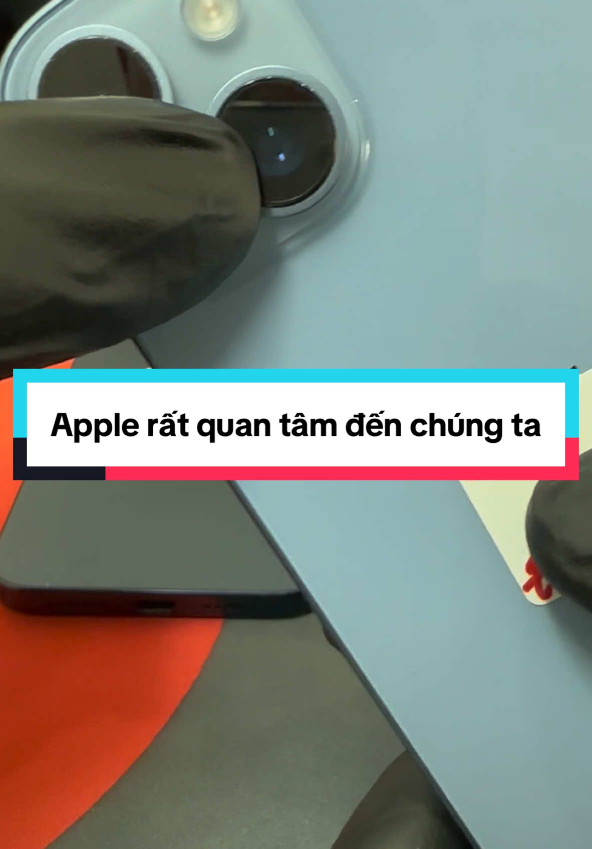 Apple rất quan tâm đến người dùng: Họ rất muốn chúng ta cải thiện trí nhớ. Mới biết là ios 18 nó bị a/e cần tắt cái Văn Bản Dự Đoán để lười nhớ nhé