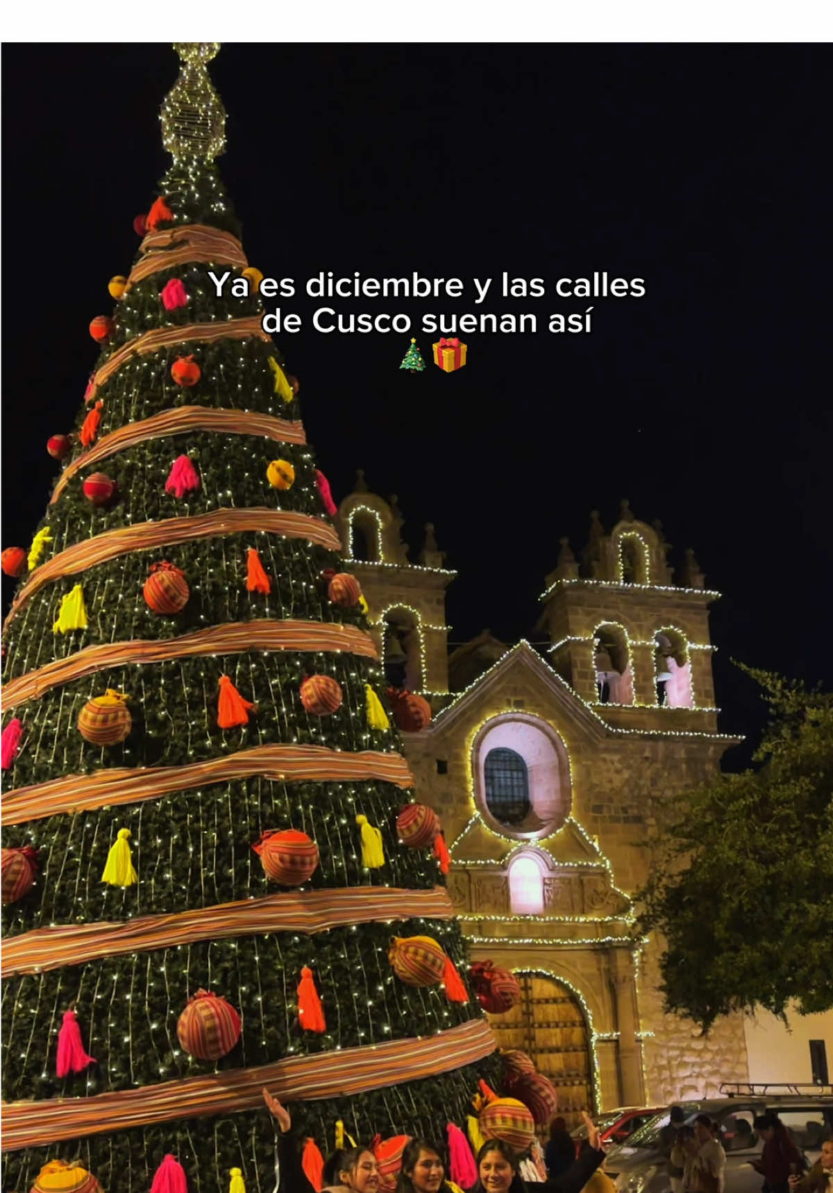 Estas son las calles mas navideñas del Cusco #navidad #papanoel #cusco #arboldenavidad #villancicos #añonuevo #2025 #santuraytikuy 