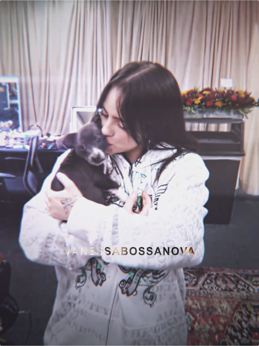 billie with puppies is the most adorable thing on earth // cc: @𝐛𝐫𝐢𝐠𝐡𝐭 scp: @ria // #BILLIEEILISH #billieeilish #billie #billieeilishedits #fyp #edits #bangbaby #eilish #aftereffect 