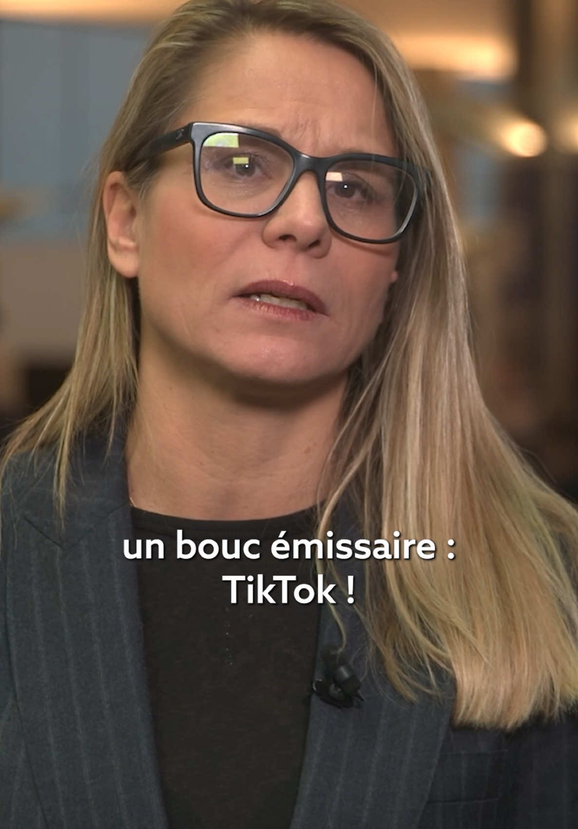 🔴 Scandale à Bruxelles ! Un de plus ou un de moins .. 😵‍💫 L’UE utilise TikTok comme bouc émissaire pour invalider une l’élection présidentielle en Roumanie.🇷🇴  Quand les urnes ne plaisent pas à Bruxelles, on parle de fraude et on invoque TikTok pour annuler une élection.