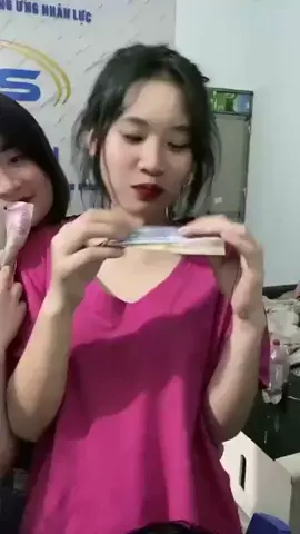 nào nào chị bảo cứ từ từ mà 😆 Liên tục tuyển chị em về làm trực tiếp với mình nhé #suhuong #suhuongtiktok #tuyennhanvienkaraoke 