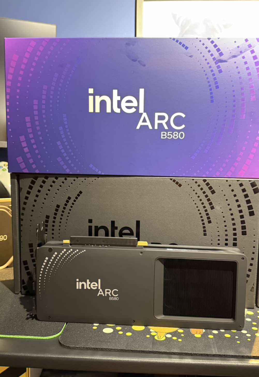 The Intel Arc B580 graphics card is here. Let’s unbox it together. #intel #intelarc #battlemage #graphicscard #gaming #pcgaming #pcmr