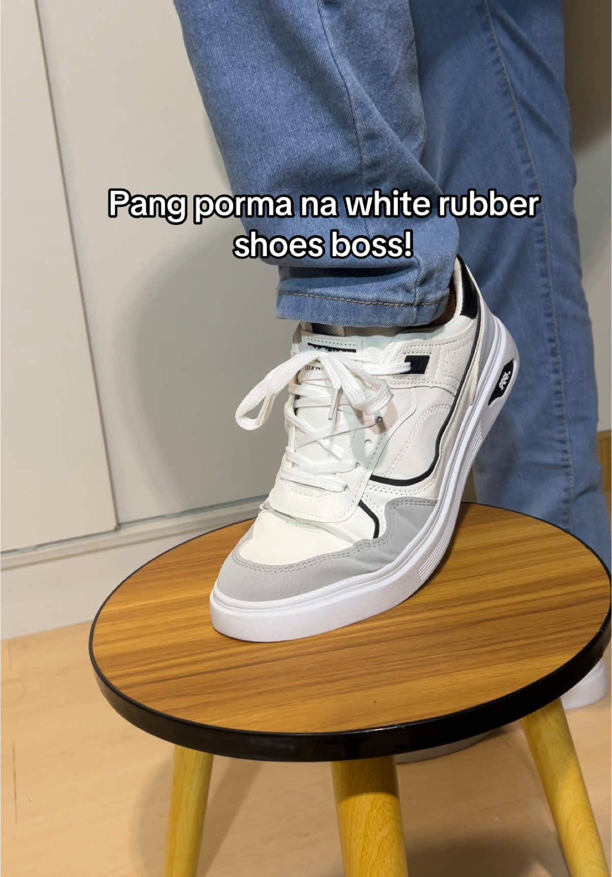 White rubber shoes for men. #koreanrubbershoes #whiteshoes #whiteshoesformen #whiterubbershoes #sneakersformen #footwear 