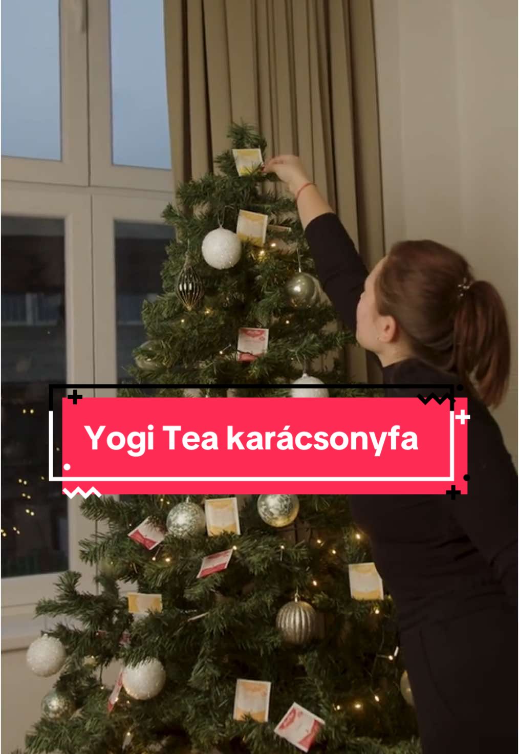 Ti mivel díszititek a karácsonyfát?🎄 A mienk így fest✨🎁 #yogitea #yogiteahu #tea #tealover #ayurvedic #teatime #yoga #yogi #christmas #christmastime #christmastree #christmasdecoration