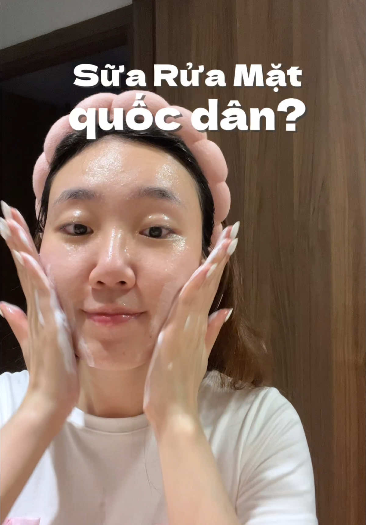 Sẽ mua đi mua lại suốt đời. Toai iu brand tới như dị mà brand ko hề đoái hoài 🥹 #huyenlereview #BeautyTok #beautytips #reviewlamdep #xuhuong #LaRochePosay #LaRochePosayVN #Effeclar 