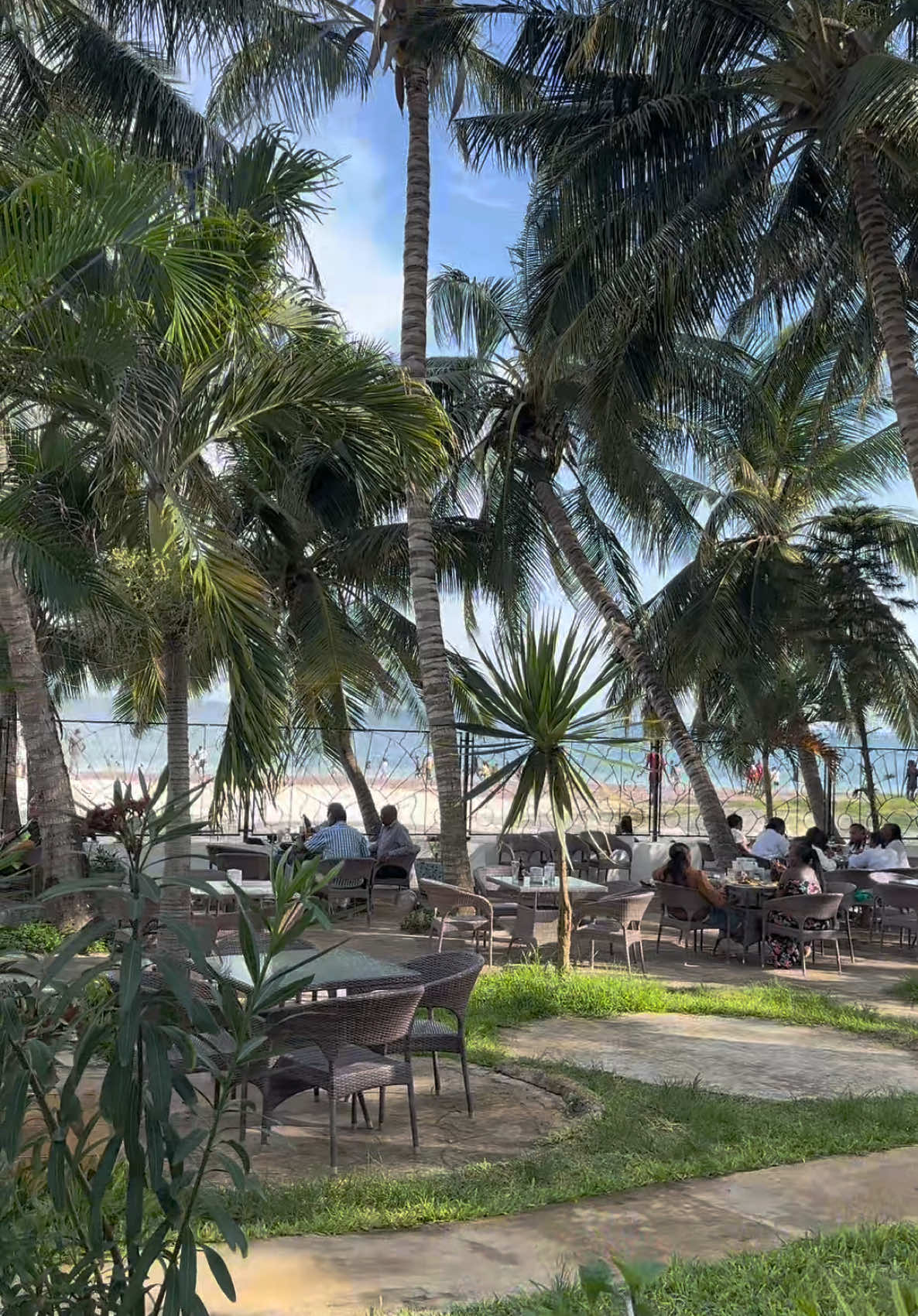 Celebrate the festive season with stunning ocean views, delicious food, and unforgettable moments at our beachfront restaurant. Join us for a holiday experience like no other😇 #hotel #mombasa #beachfront  #mombasatiktokers #kenyantiktok #festiveseason #fyp #food #