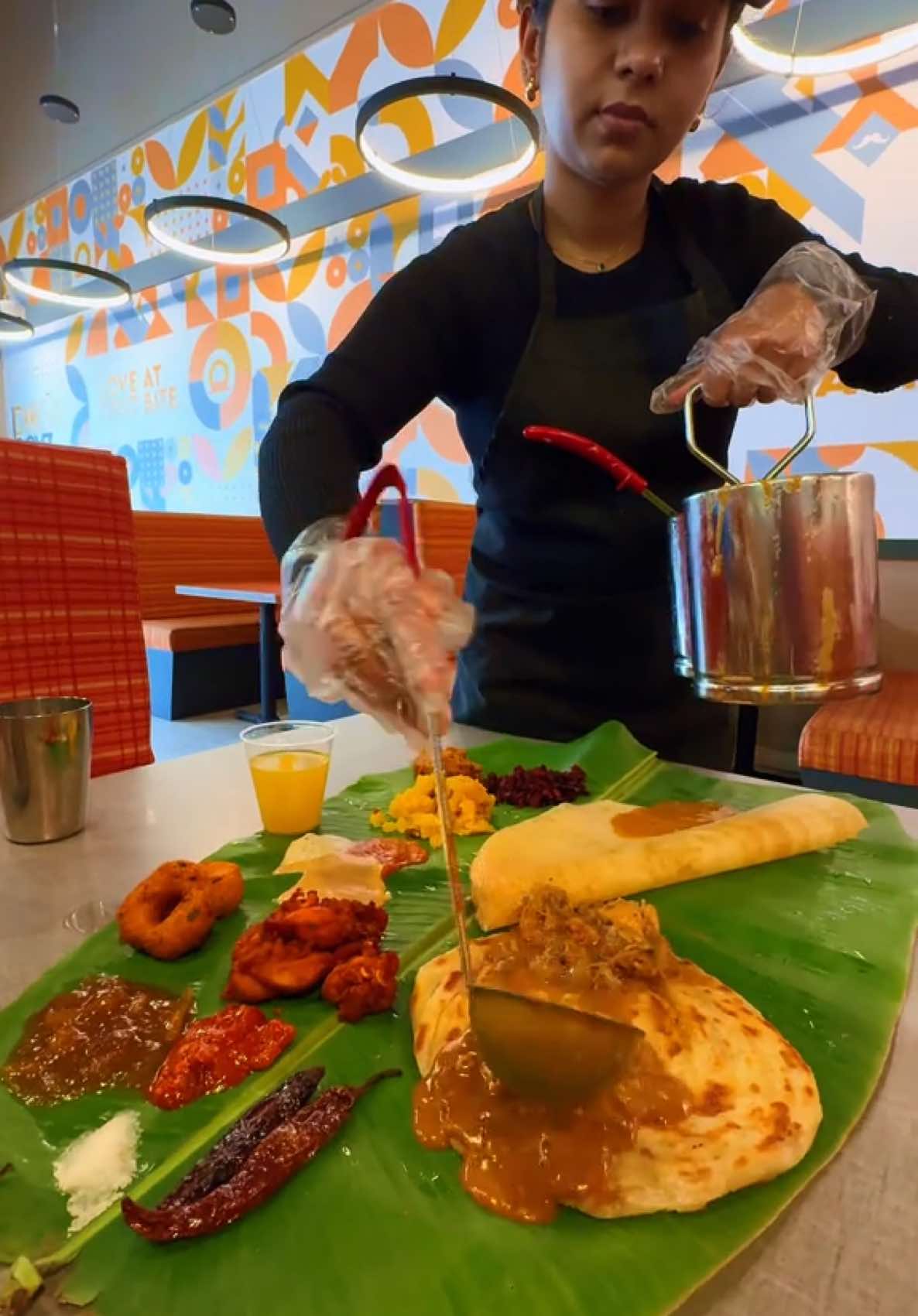 🌮Dosa Boyz/Hakka Boyz  📍35 William Kitchen Rd, Scarborough, ON M1P 5B7  • 25 Items on banana leaf unlimited • $24.99 Non-Veg, Veg - $21.99 • 10% until end of January (holiday season special) • Buy 1 Get 1  All Veg Dosa (2 - 6pm Mon - Fri) • • • • • • • • • • • • • • • • • • • • • • • • #tamil #canadiantamil #torontotamil #canada🇨🇦 #internationalstudents #canadastudyvisa #tamilfood #Foodie #torontofood #foodstagram #foodblogger #indiansincanada  #chennai #chennaimemes #biggbosstamil #tamilsongs #Tamil movies #tamilcinema #tamilstatus #tamilfunnymemes #canada🇨🇦 #tamilstudents #viral #viralreels #funnymemes #fyp #torontolife #torontofashion #torontotamil #tamilstatus #tamilmusic