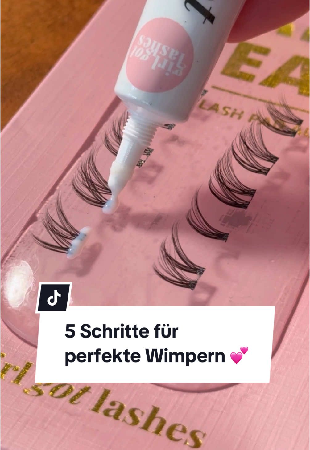 5 Schritte zum perfekten Wimpernaufschlag - spare dir Zeit und Geld mit unseren DIY Lash Extensions! 💕 #girlgotlashes #easypeasyfalsies #diylashextensions #diywimpernextensions #wimpernverlängerung #lashextensions 