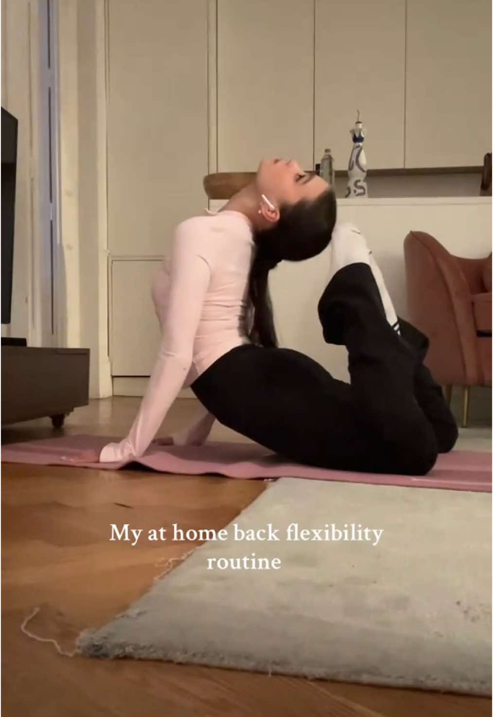 my at home routine for back flexibility in order to improve backbends #flexibility #backbend #contortion #stretching #flexible #backstretches #backflexibility #ballet #yoga 