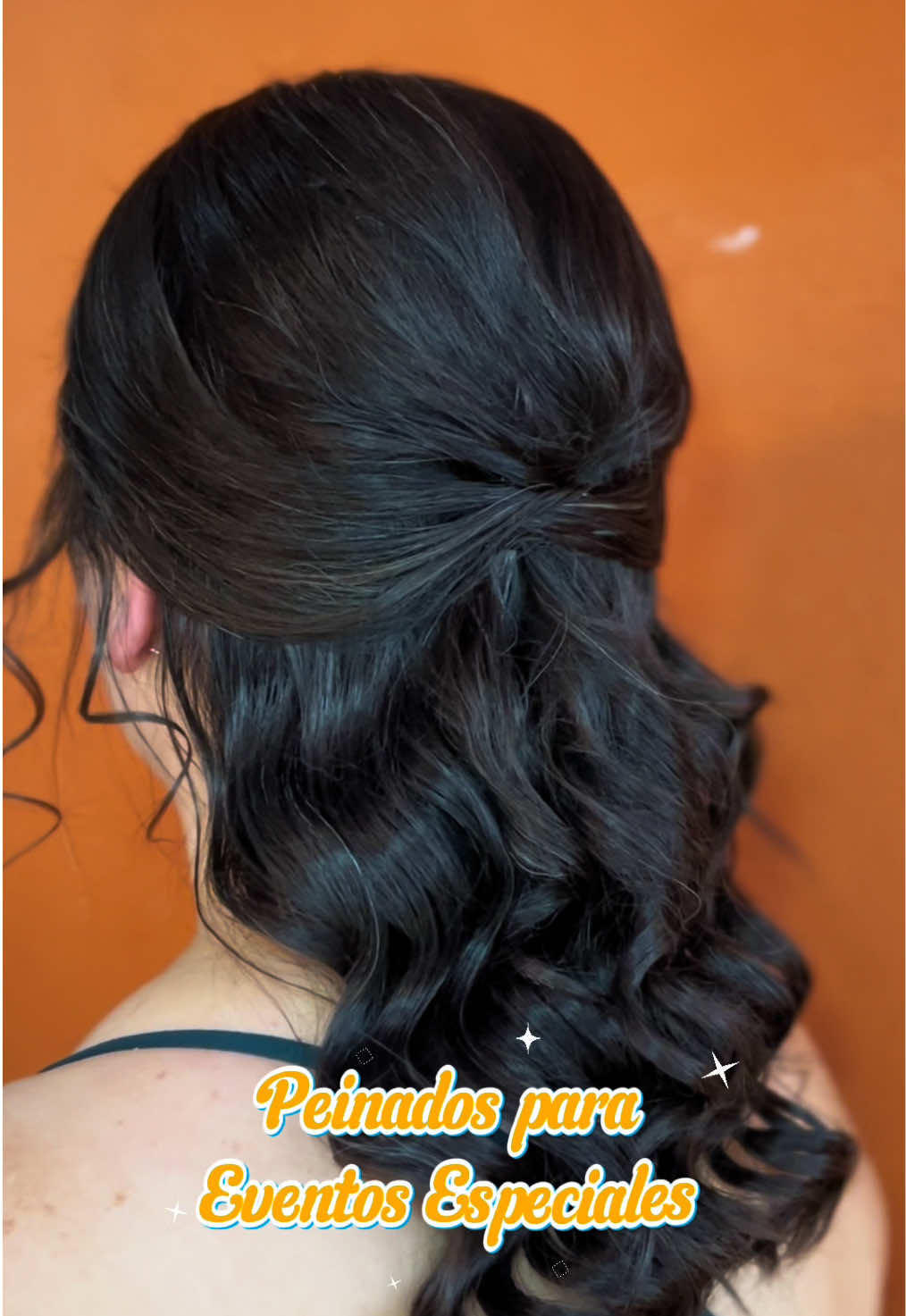 Luce espectacular en tus eventos especiales💫 Desde trenzas románticas hasta recogidos modernos, nos adaptamos a tu estilo y personalidad.🌸 Reserva tu cita, tu momento especial merece un look único!✨ #peinados #trenzas #costarica #eventos #peinadostendencia #bodas #cenas #parati #graduacion #peinadoselegantes 