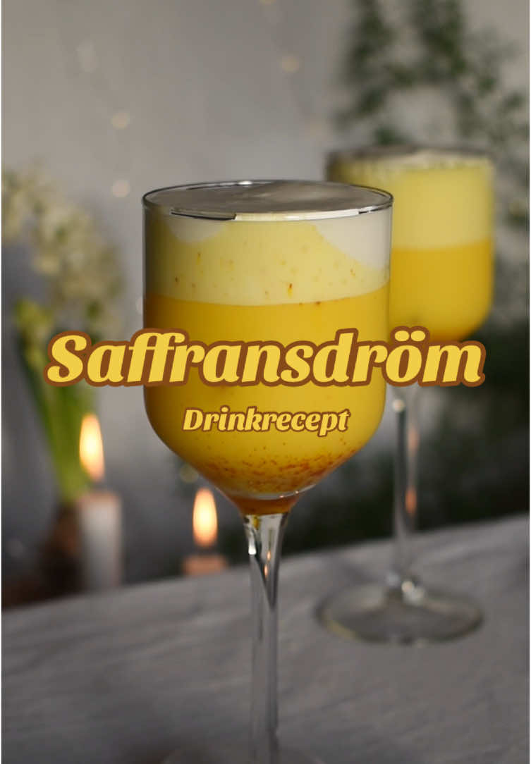 Saffransdröm! 😍💛 Kan vara den sötaste och godaste drinken någonsin #saffran #saffron #dessert #efterrätt #cocktails #drink #julafton #christmas #xmas #EasyRecipe #yellow 