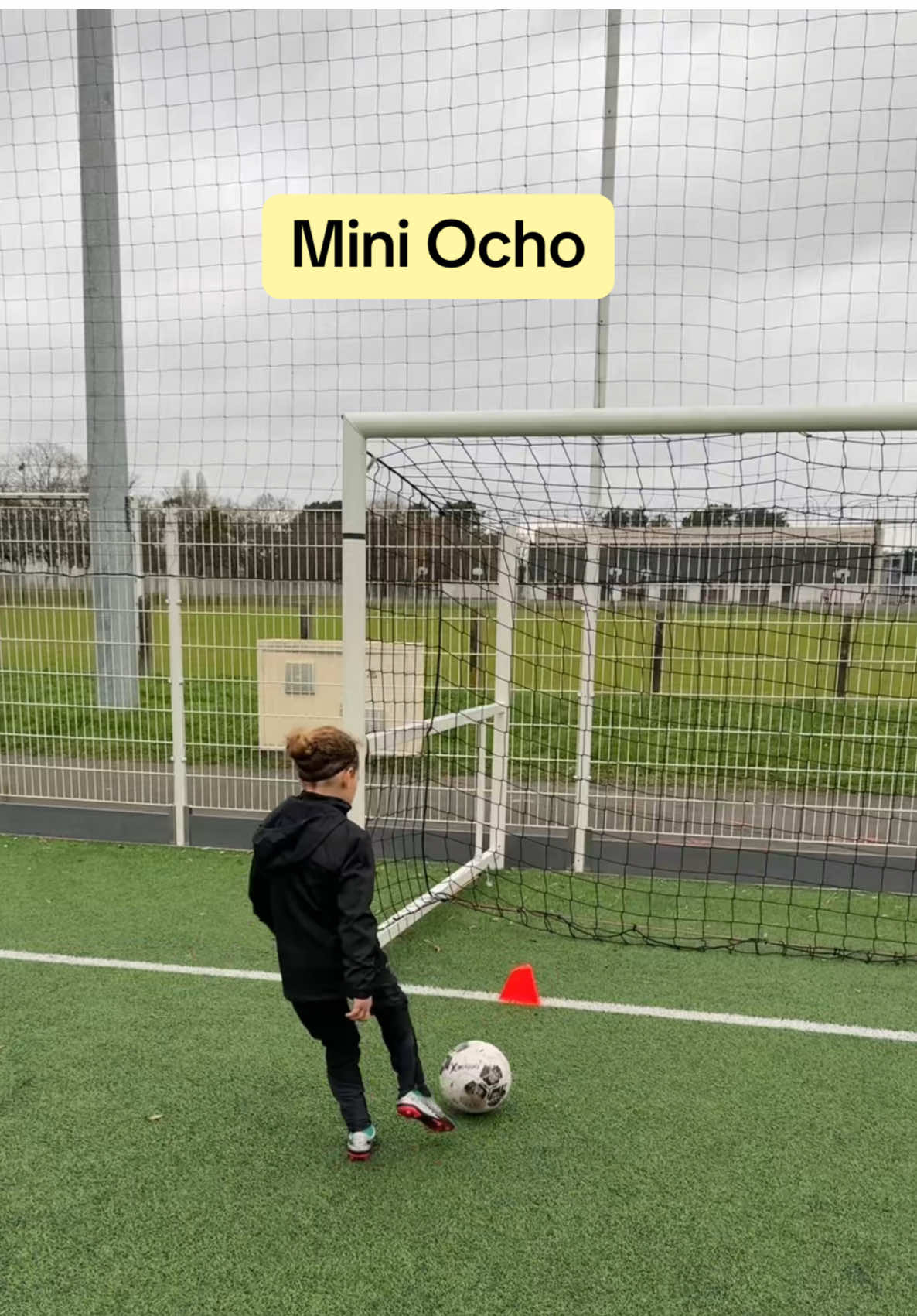 Amir 🆚 Mini Ocho #ocho #fyp #pourtoi #dz #footballtiktok #football #foryoupage #shoot #challenge 