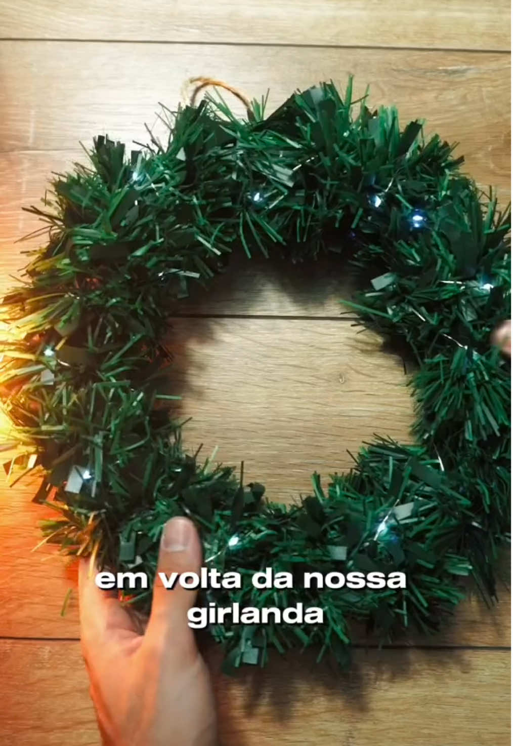 Transformei uma ring light em guirlanda de Natal! 💚🎄 #DIY #natal #diynatal 