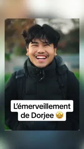 L’émerveillement de Dorjee 🤩 Vous pouvez soutenir mon travail en utilisant le code MENTALISTE sur le site de @ipln.fr #humain #portrait #photographie #Mentalisme #streetphotographie #sourire #photoderue #sonyalpha #sony #sonya7iv 
