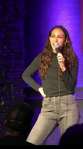 #jokes #femalecomedian #relationships #funnycomedian #humir #jokes 