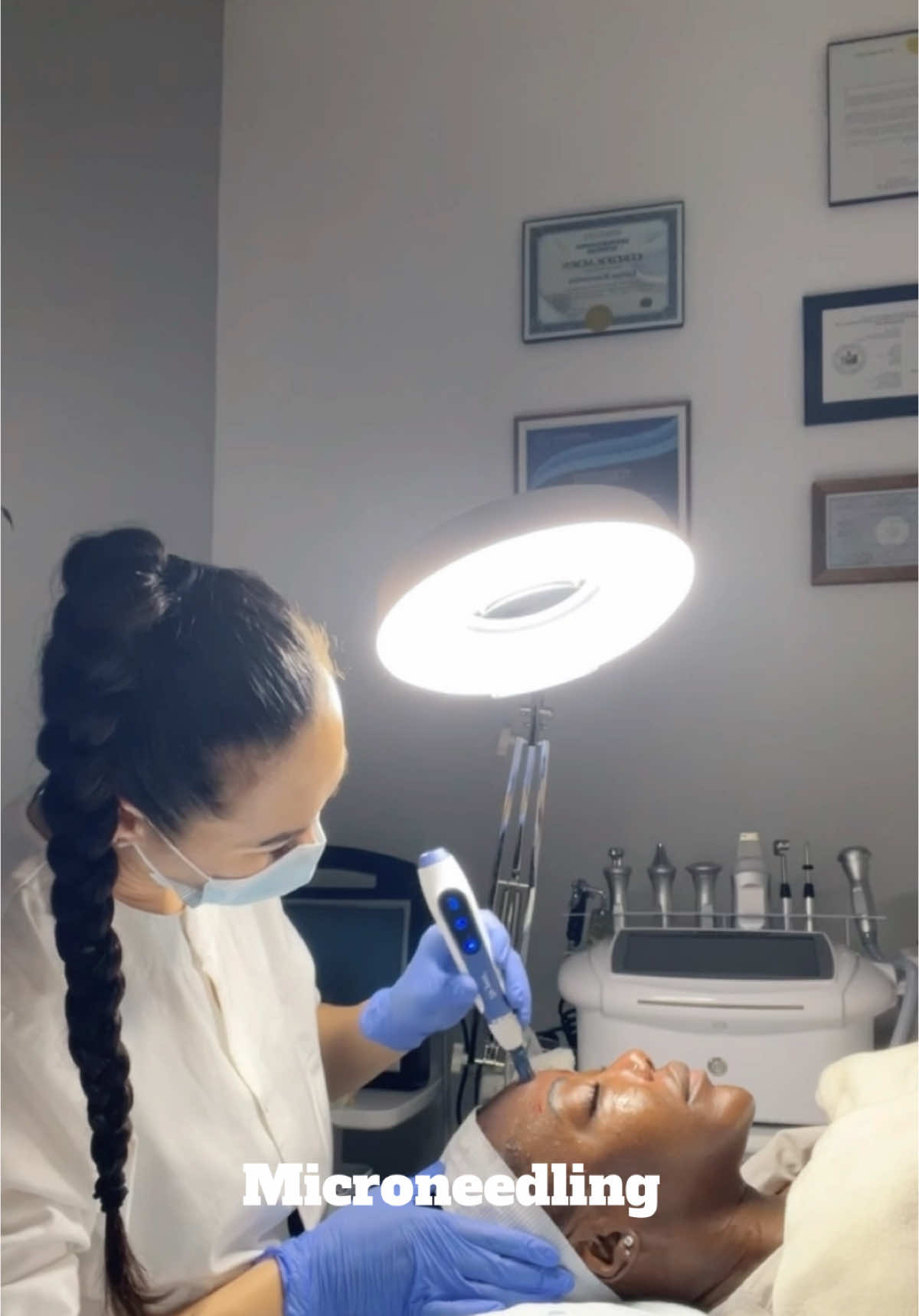 Microneedling with HA #microneedling #prp #skinrjuvenation #backtreatment #acne #backacne #pimple #blackheadremovals #blackhead #antiaging #whitehead #milia #skin #nyc #flatiron #treatyourskin #manhattan #antiaging #antiagingskincare #spa 