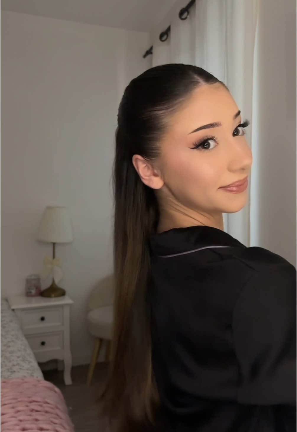 Réponse à @Sarah ﾒ𝟶 here’s the hair tutorial my love 🤍  @arianagrande #hair #tutorial #arianagrande #recreatealook #saveyourtears 