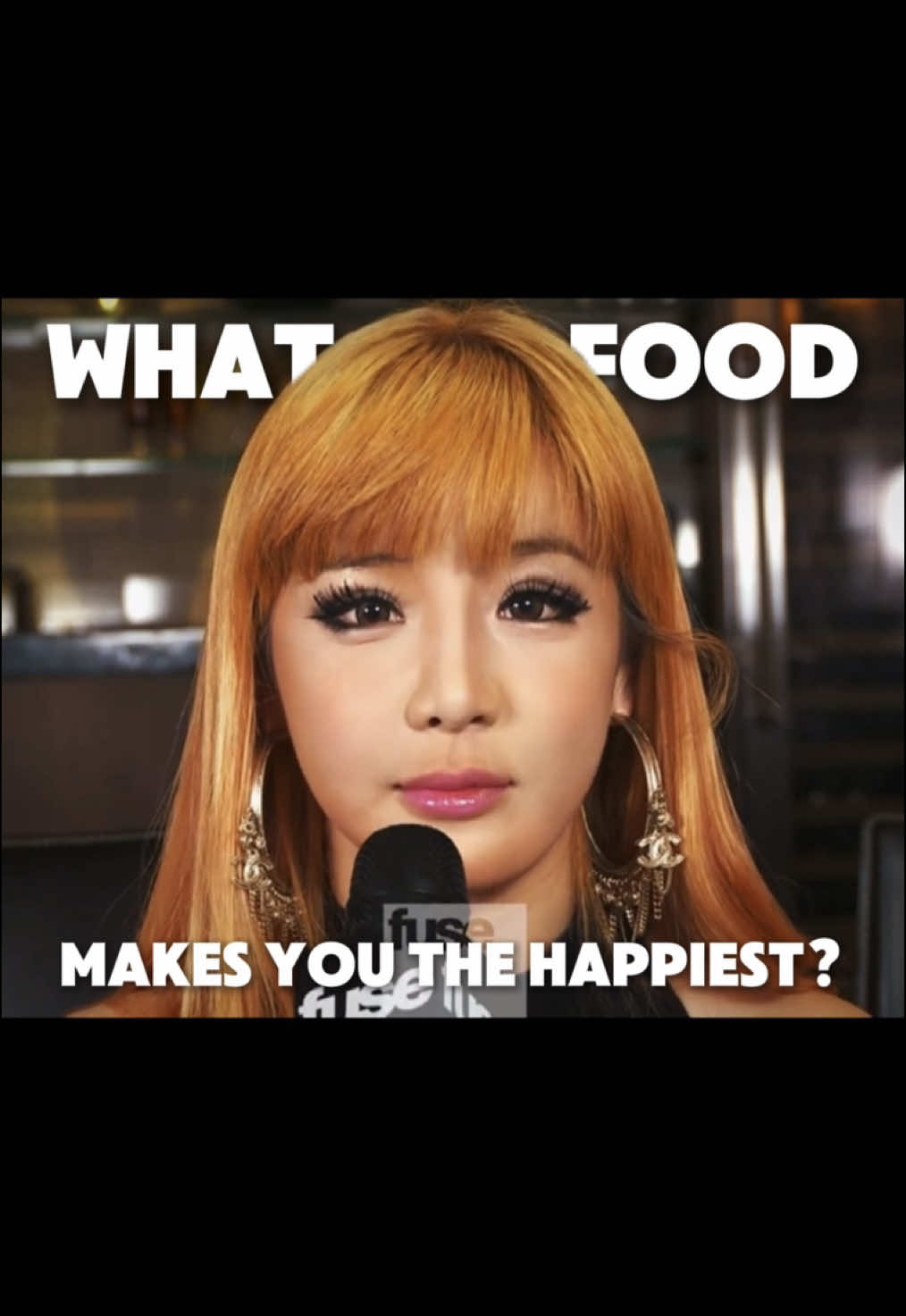 Bommie and her watermelon.. and corn.. and food 😂💞 (also, i hope we fr get an album!) #hopelesscore #hopecore #2ne1 #parkbom #blackjack 